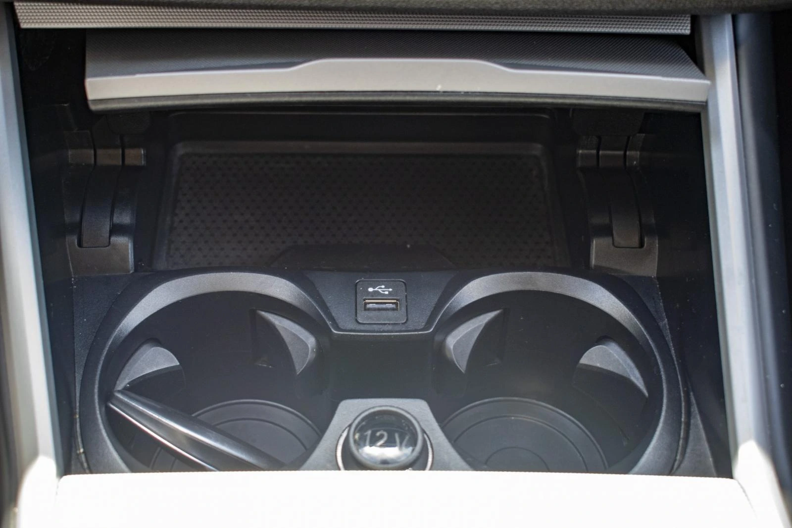 BMW 320 e Touring Auto 36