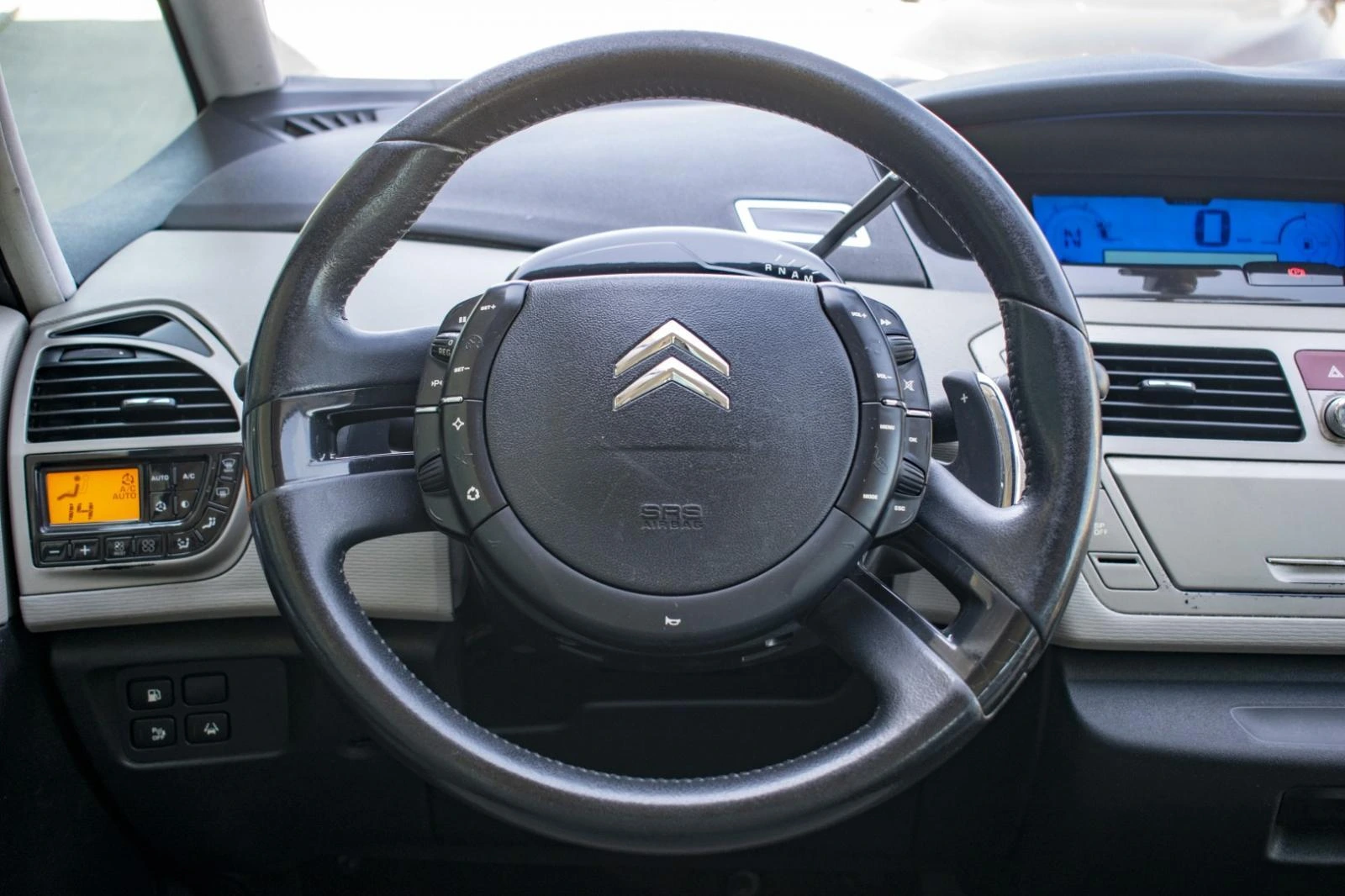 Citroen C4 Picasso Outro 22