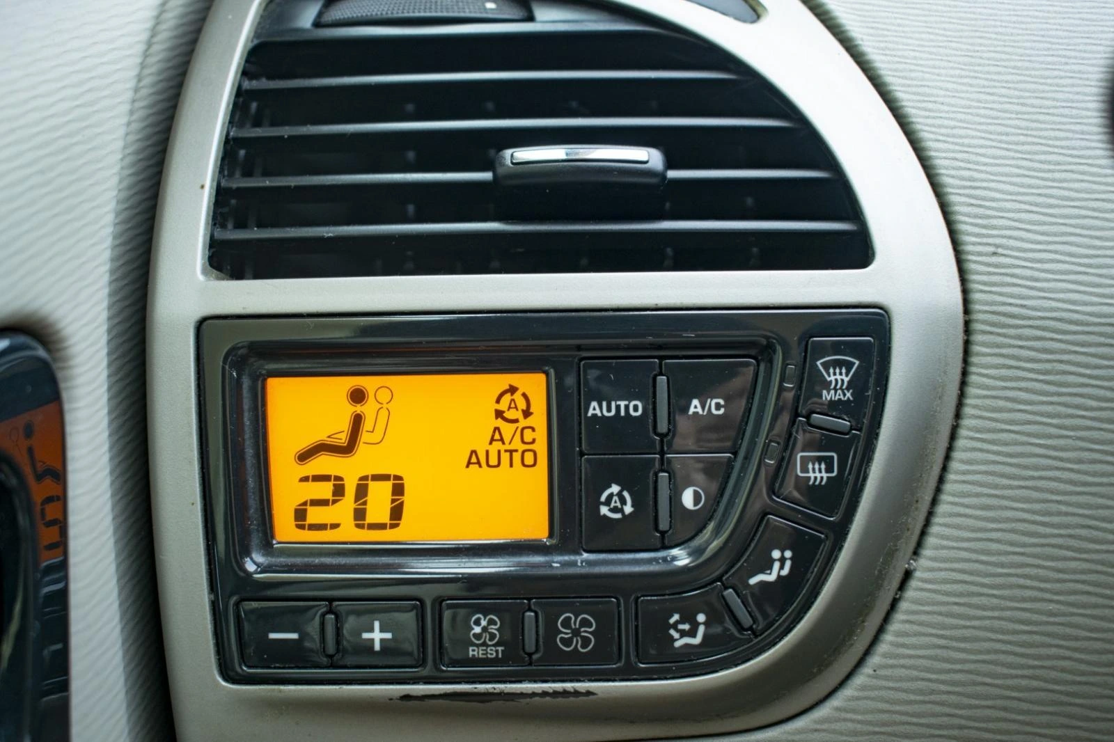 Citroen C4 Picasso Outro 33