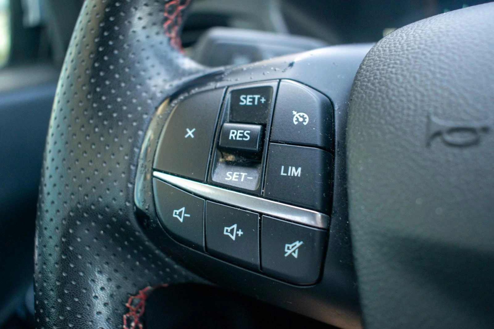 Ford Kuga 1.5 EcoBoost ST-Line 30
