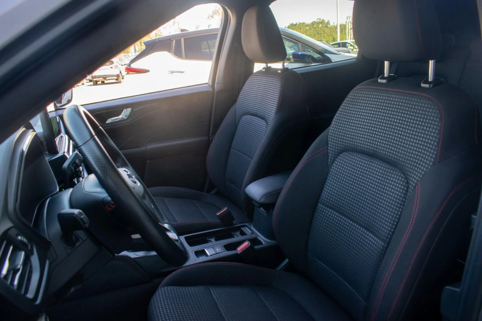 Ford Kuga 1.5 EcoBoost ST-Line 38