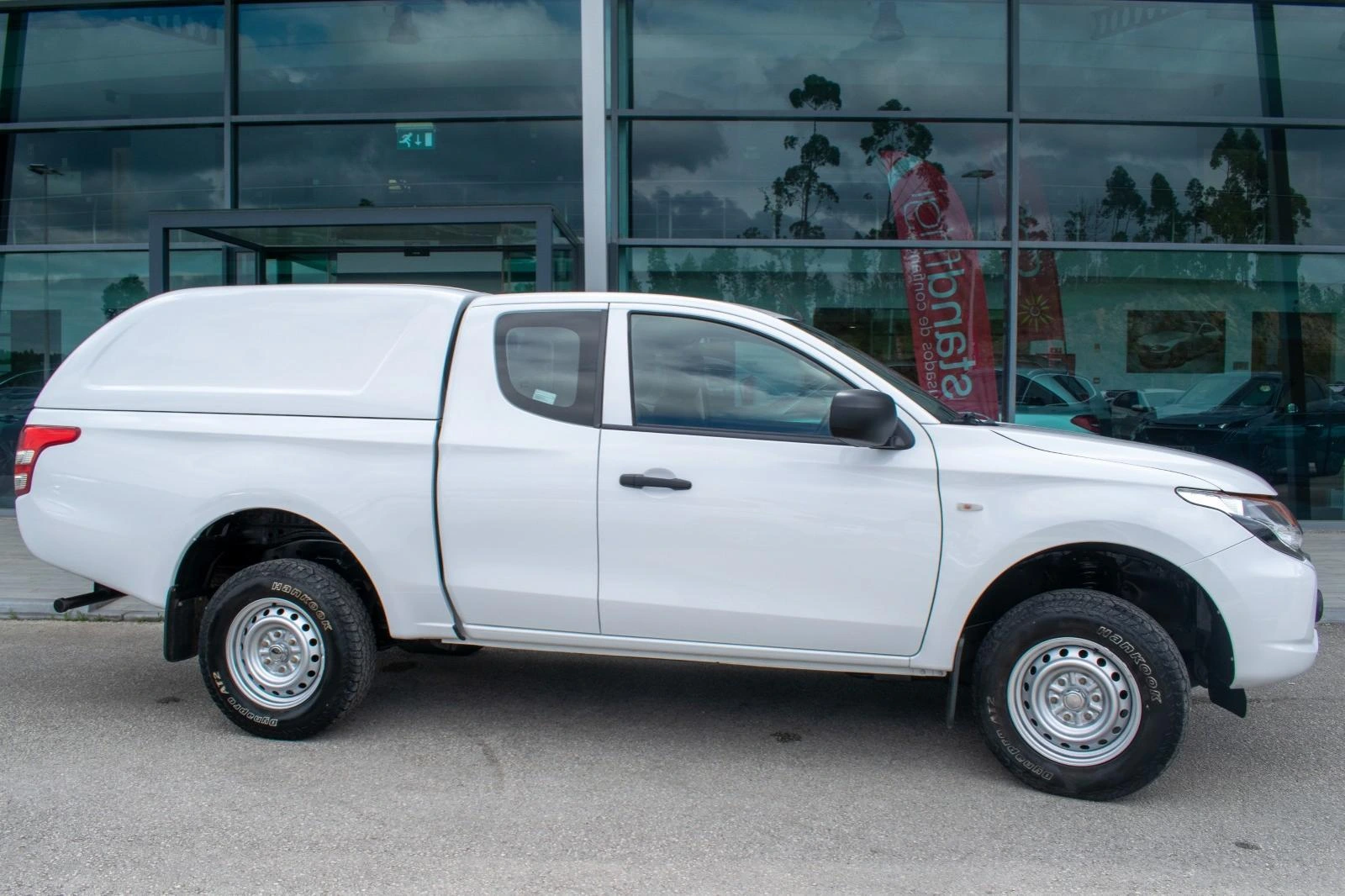 Mitsubishi L200 2.4 DI-D 4WD 8