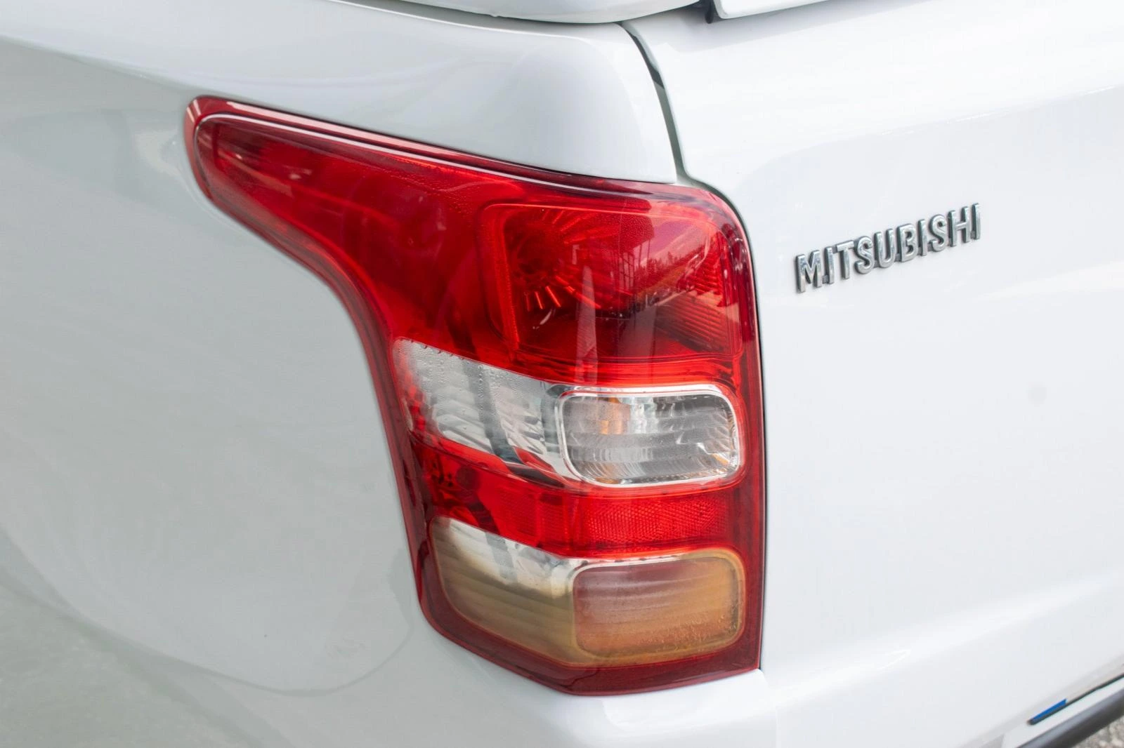 Mitsubishi L200 2.4 DI-D 4WD 13