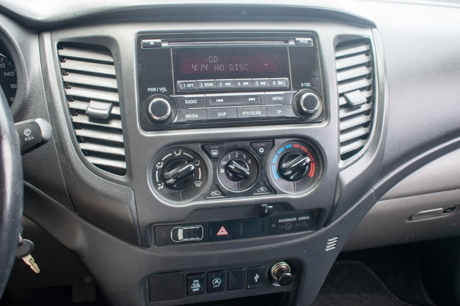 Mitsubishi L200 2.4 DI-D 4WD 28