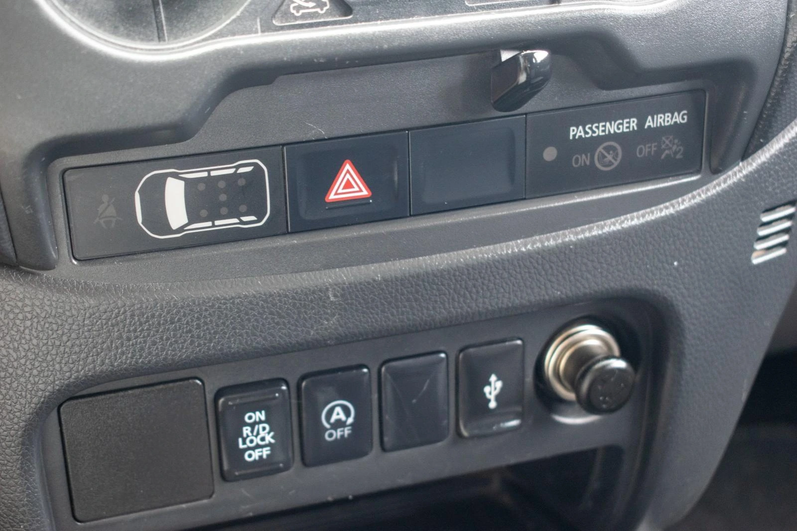 Mitsubishi L200 2.4 DI-D 4WD 30