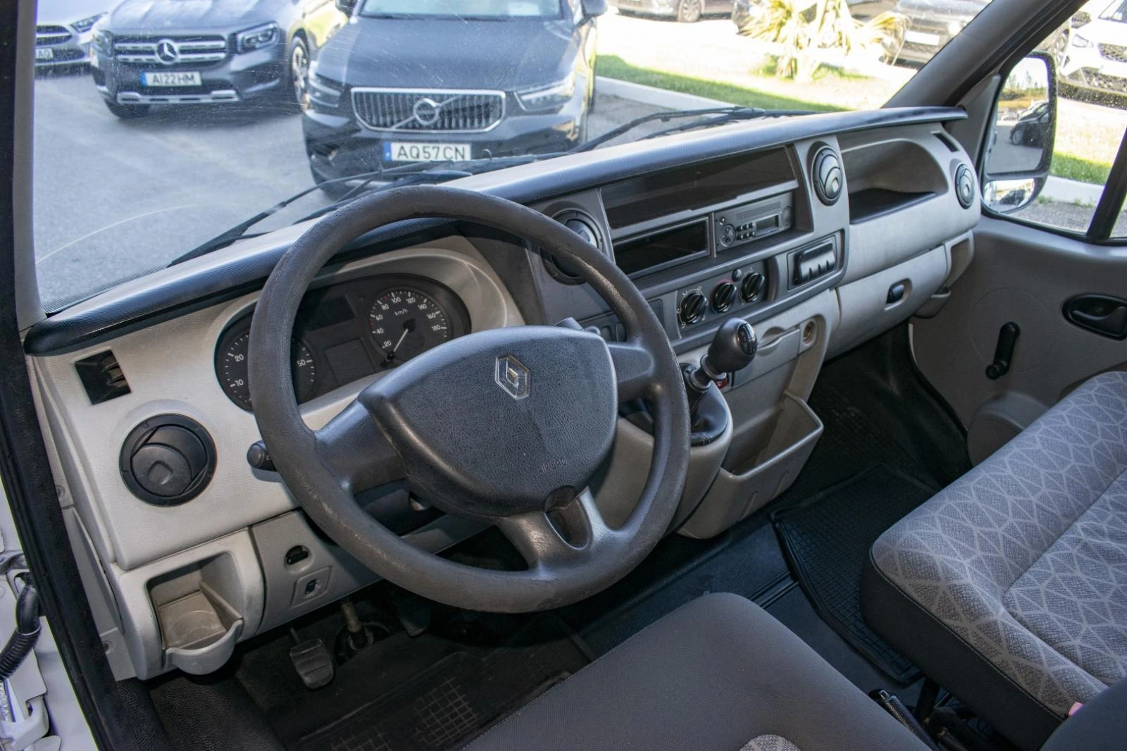 Renault Master 2.5 dCi L3H3 12