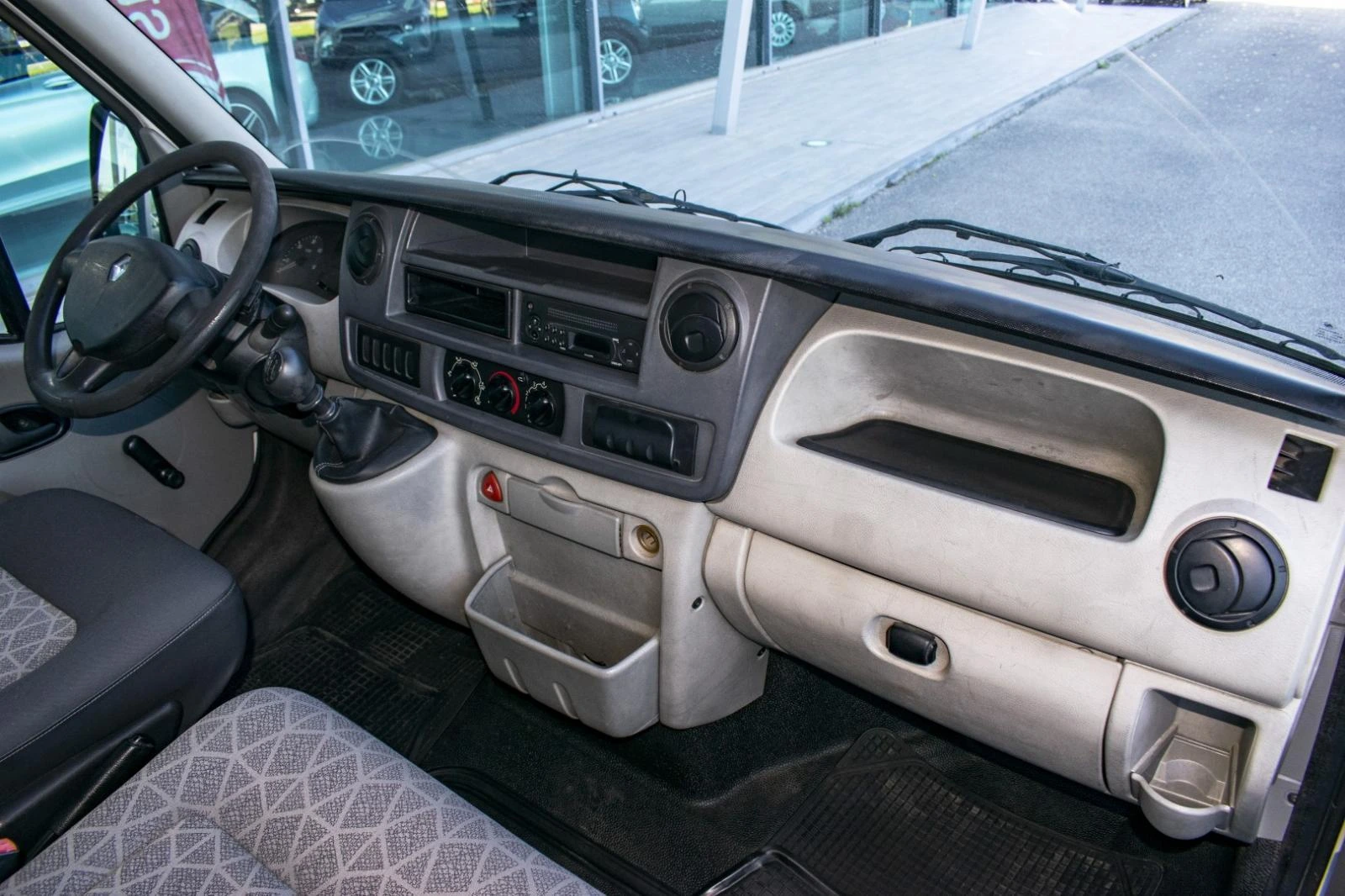 Renault Master 2.5 dCi L3H3 13