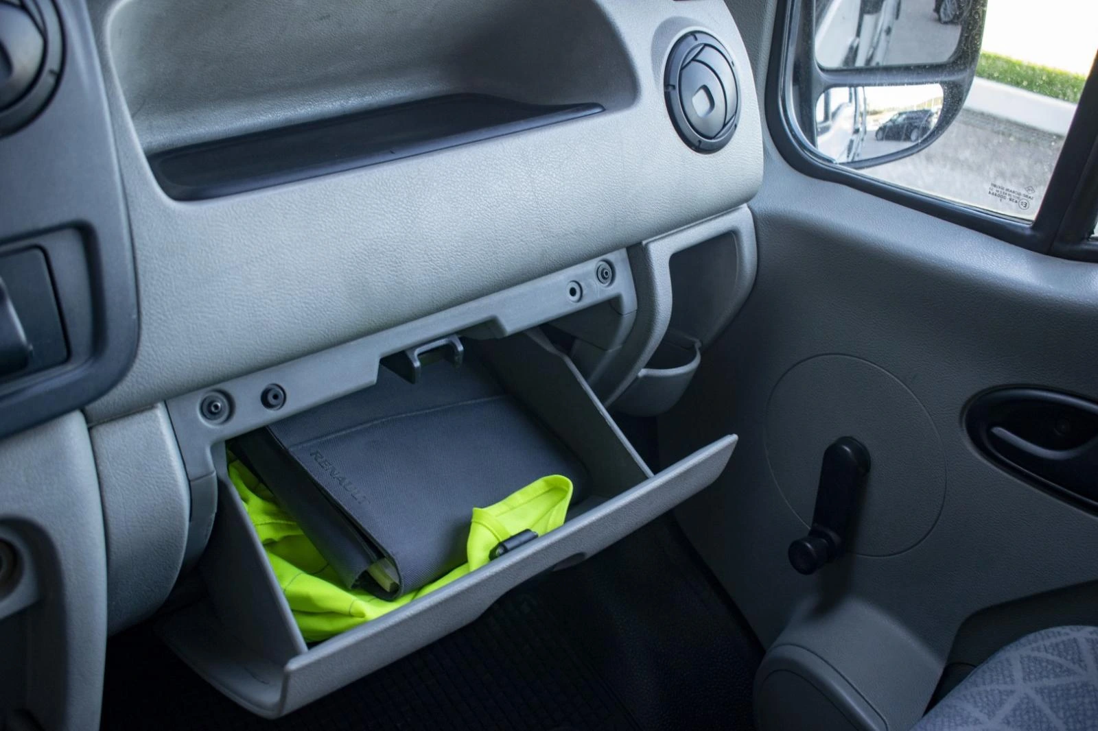 Renault Master 2.5 dCi L3H3 23
