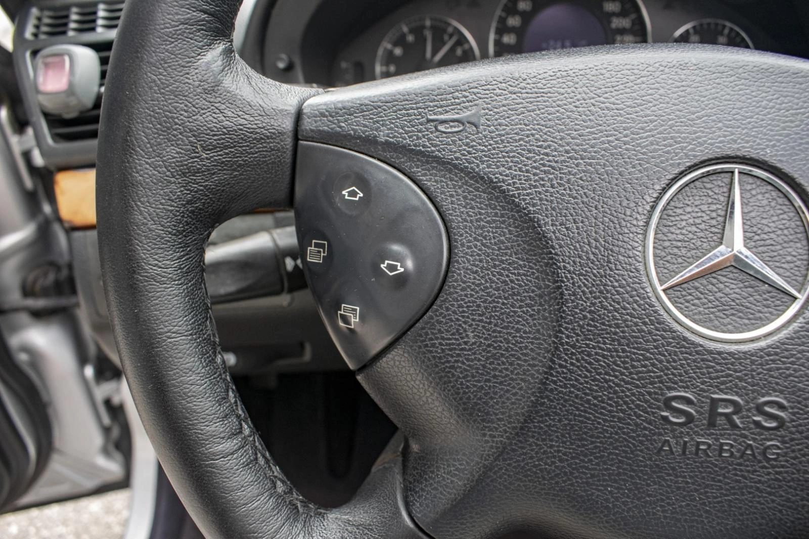 Mercedes-Benz E 270 CDi Elegance 18
