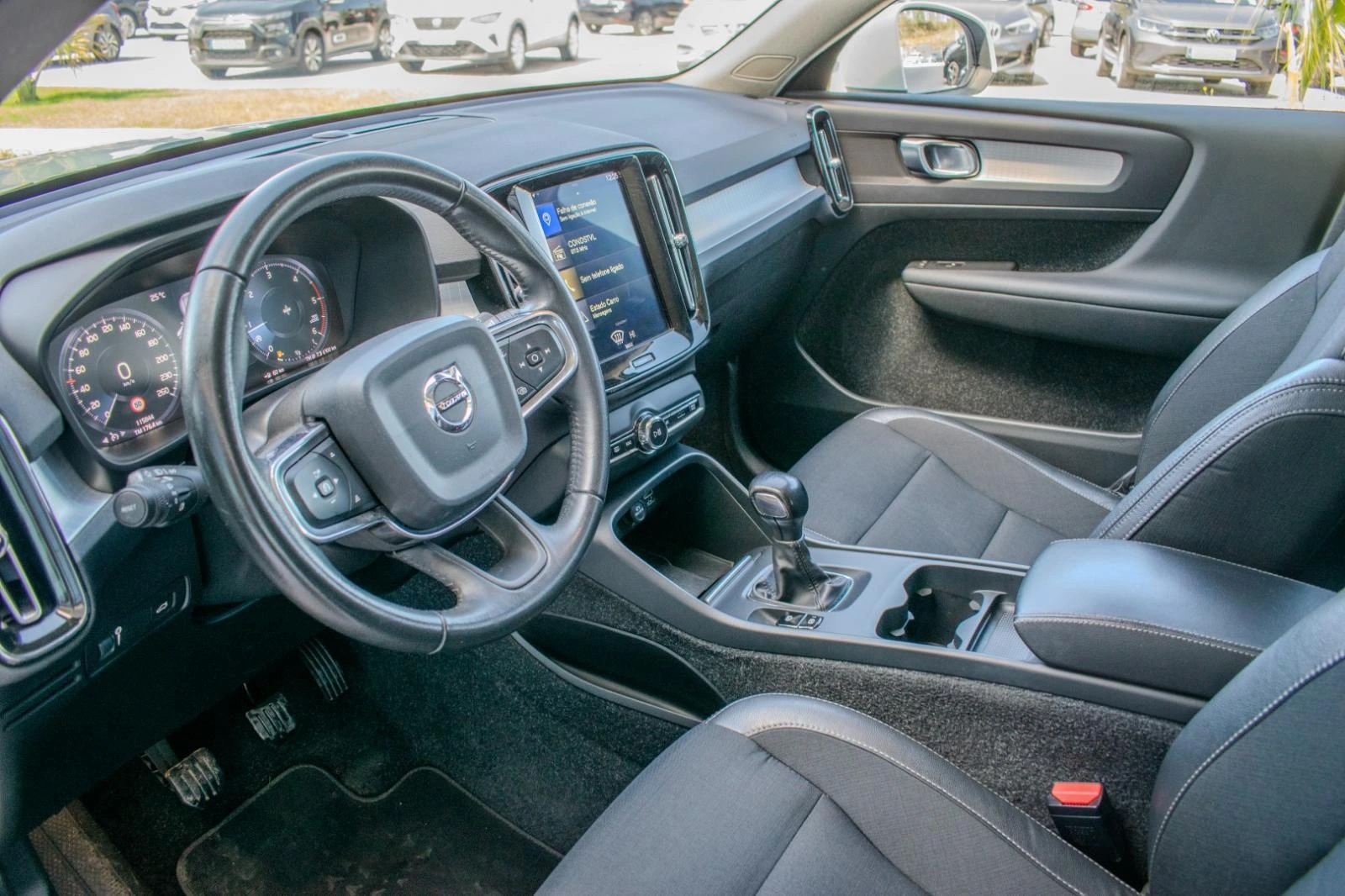 Volvo XC 40 2.0 D3 Momentum 24