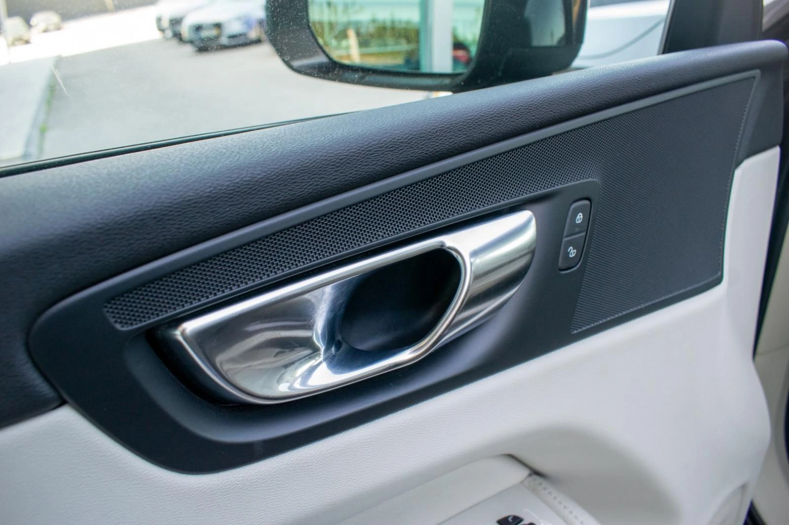 Volvo XC 60 2.0 B4 Momentum 15