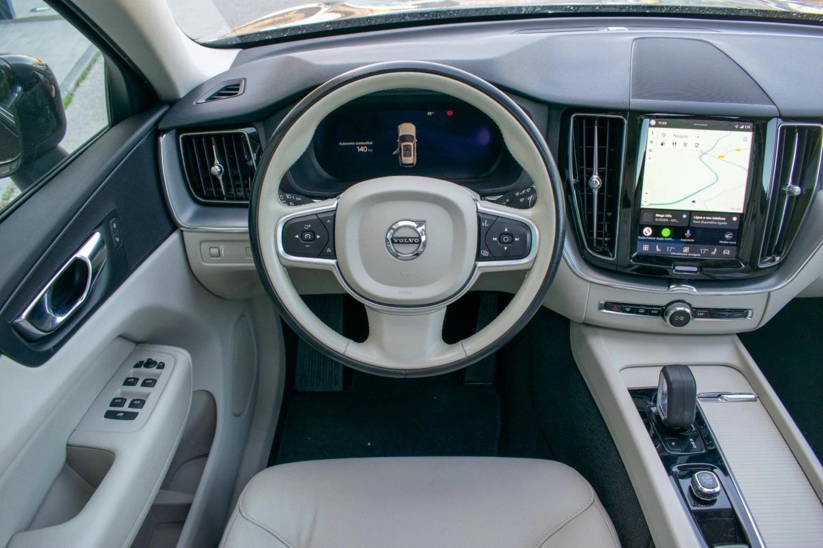 Volvo XC 60 2.0 B4 Momentum 20