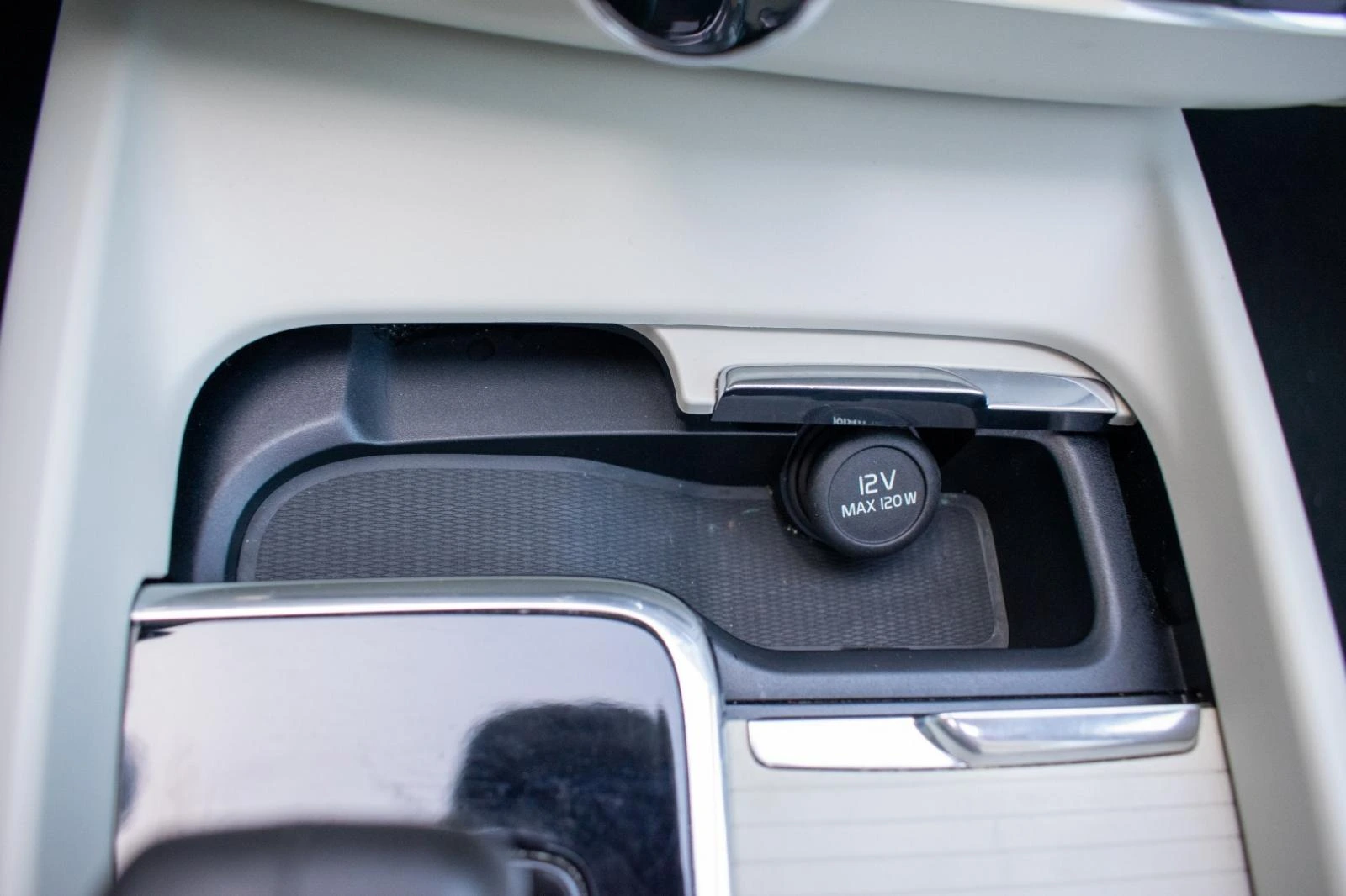 Volvo XC 60 2.0 B4 Momentum 30