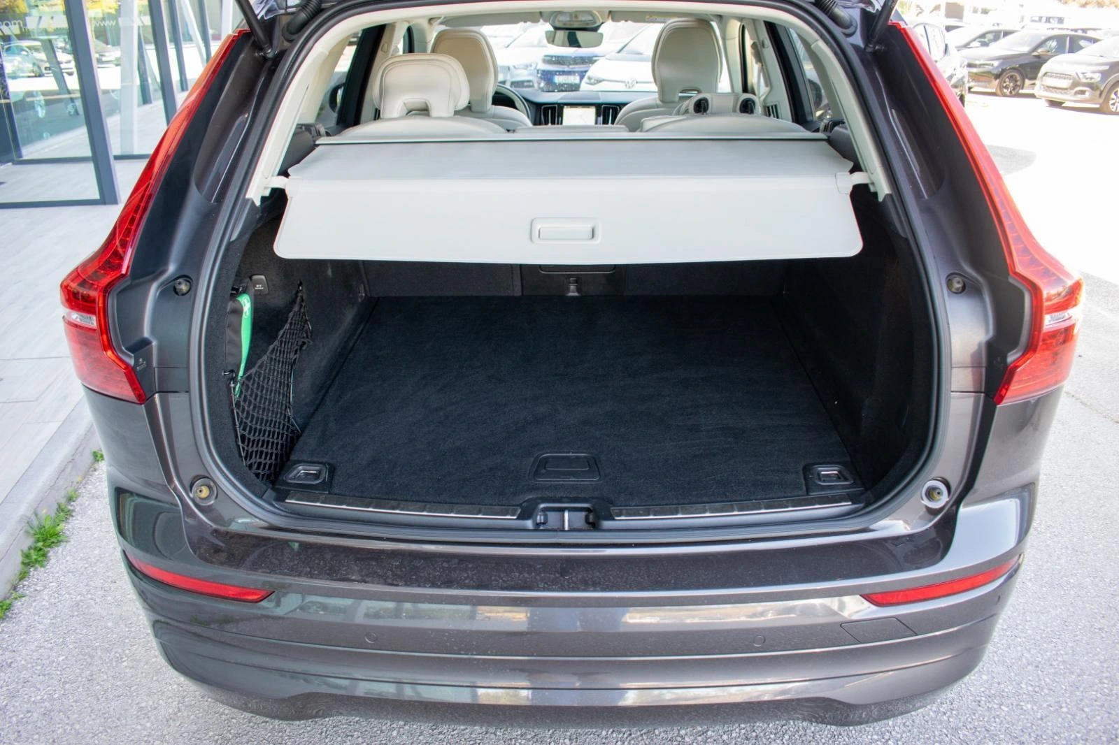 Volvo XC 60 2.0 B4 Momentum 44