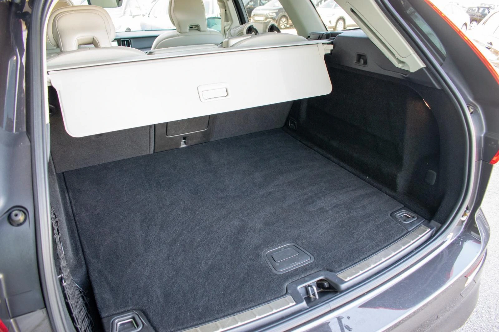 Volvo XC 60 2.0 B4 Momentum 46