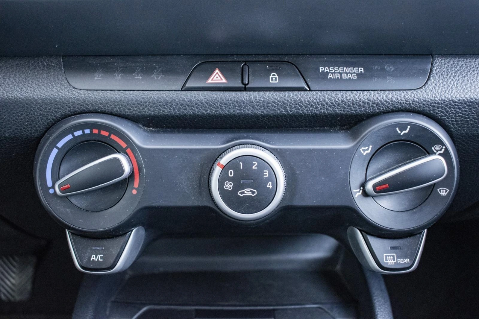 Kia Stonic 1.2 Dynamic 31