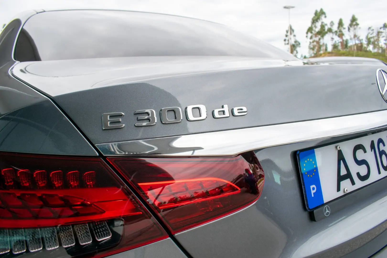 Mercedes-Benz E 300 de AMG Line 14