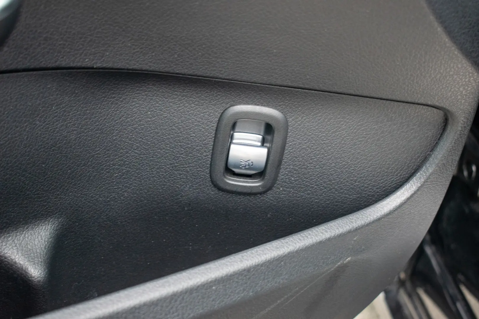 Mercedes-Benz C 220 d Avantgarde Station 9 G-Tronic 17