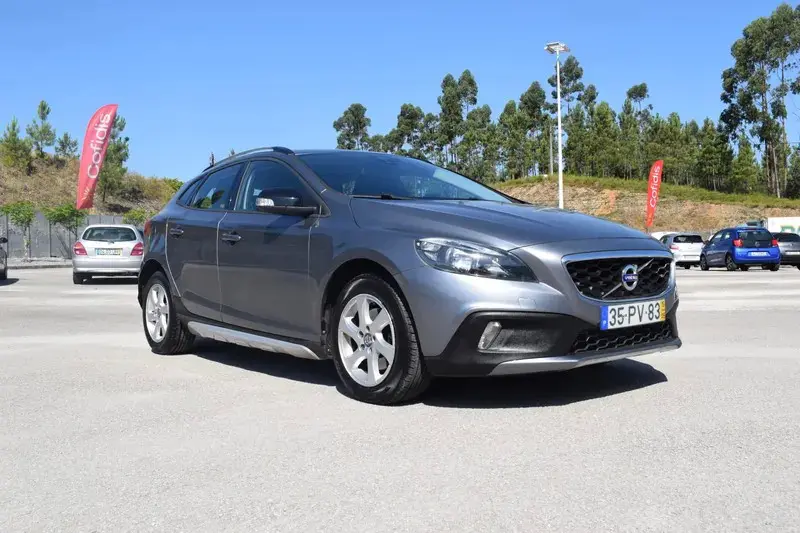 Volvo V40 Cross Country Outro 1
