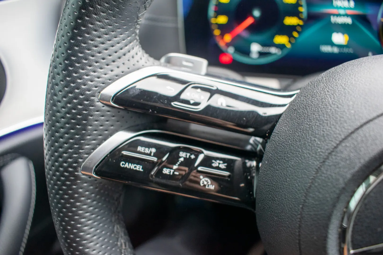 Mercedes-Benz E 300 de AMG Line 28