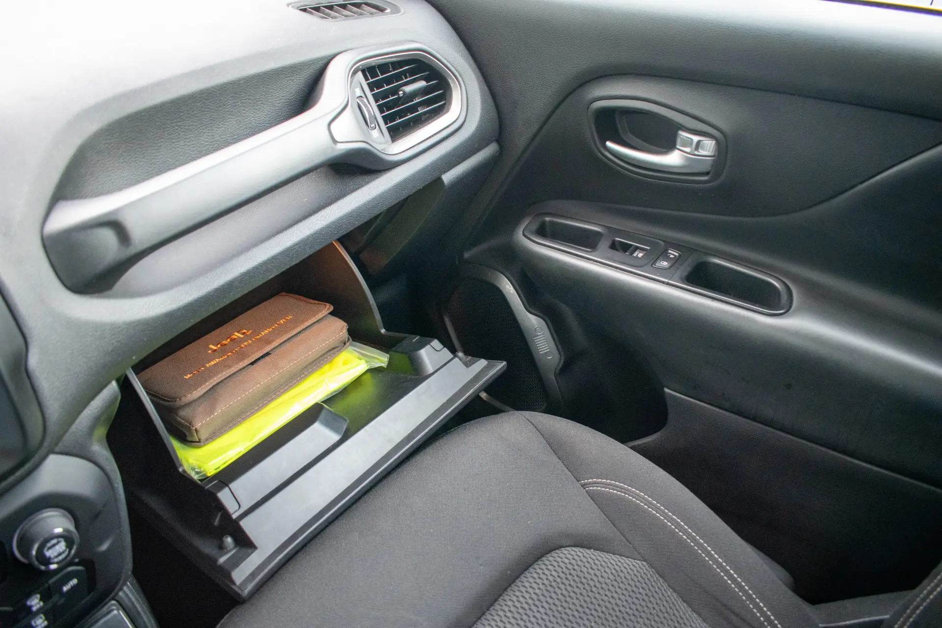 Jeep Renegade 1.6 MJD Limited 36