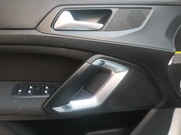 Peugeot 308 SW 1.6 e-HDi Active 19