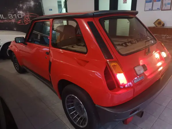 Renault 5 Turbo 2 11