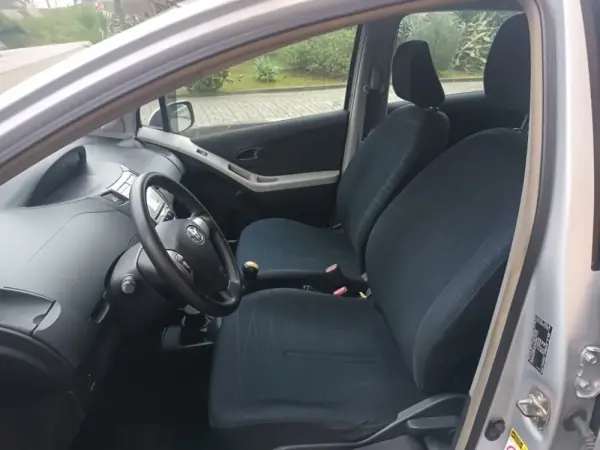 Toyota Yaris 1.0 VVT-i AC 7