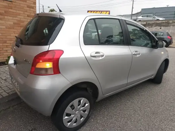 Toyota Yaris 1.0 VVT-i AC 3