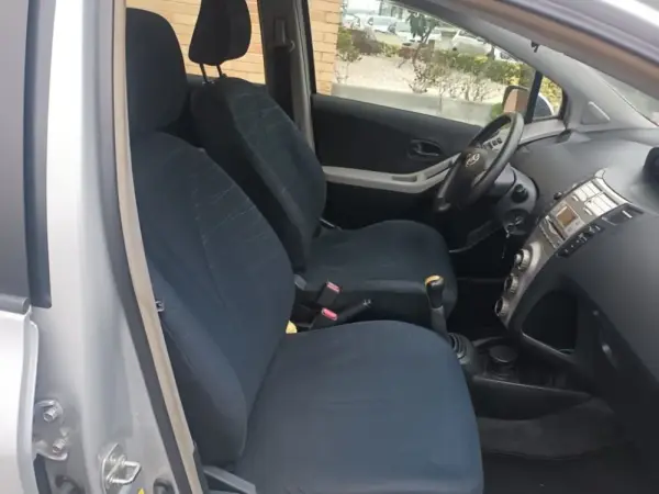 Toyota Yaris 1.0 VVT-i AC 10