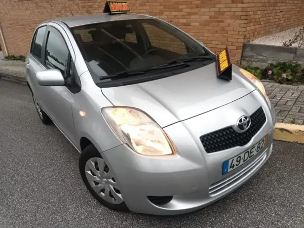 Toyota Yaris 1.0 VVT-i AC 14