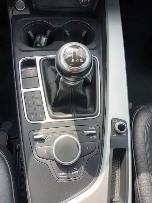 Audi A4 Avant 2.0 TDi Business Line S-line 19