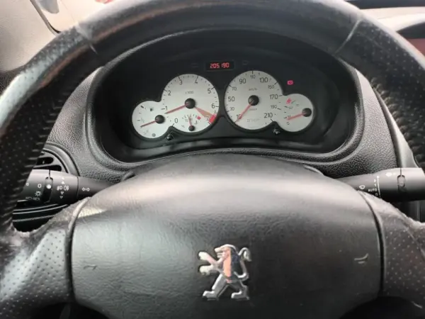 Peugeot 206 CC 2.0 13