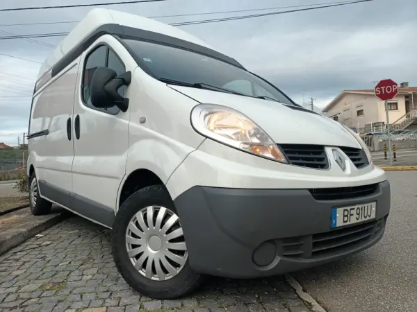 Renault Trafic 2.0 dCi L2H2 1.2T90 7