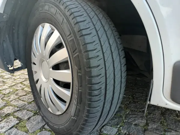 Renault Trafic 2.0 dCi L2H2 1.2T90 21