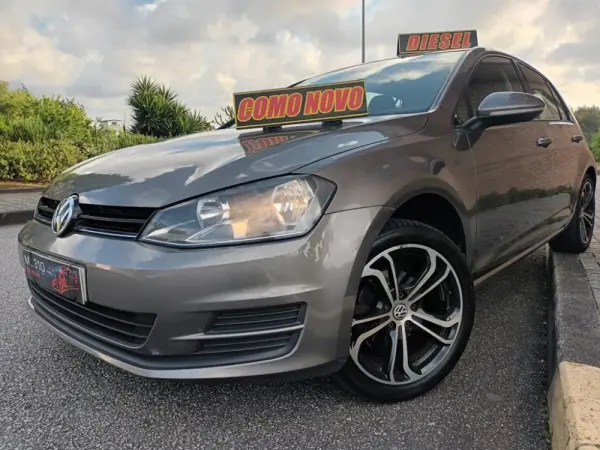 Volkswagen Golf 1.6 TDi Confortline 4