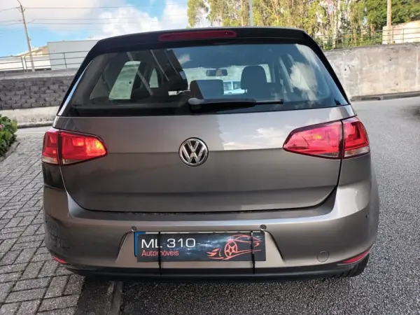 Volkswagen Golf 1.6 TDi Confortline 9