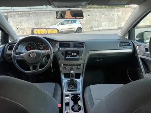 Volkswagen Golf 1.6 TDi Confortline 11