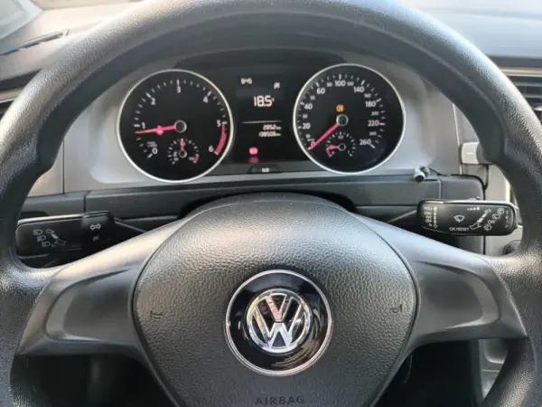 Volkswagen Golf 1.6 TDi Confortline 13