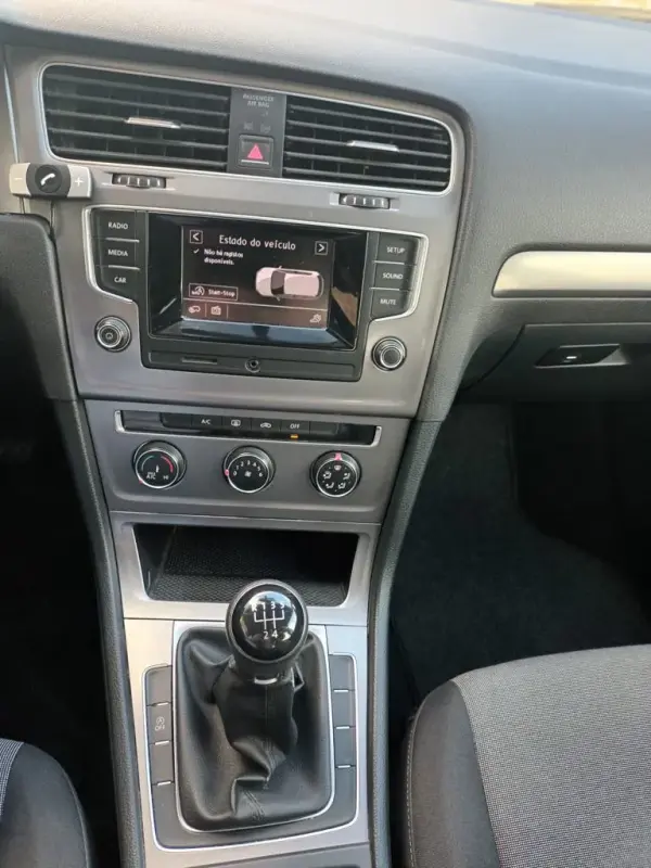 Volkswagen Golf 1.6 TDi Confortline 18