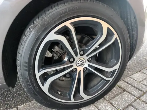 Volkswagen Golf 1.6 TDi Confortline 22