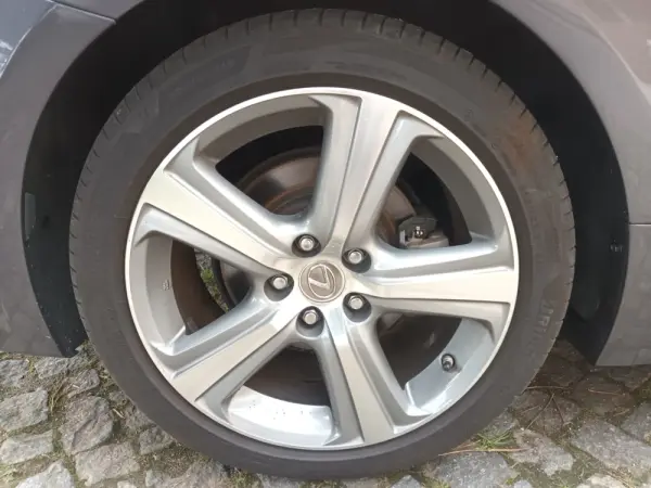 Lexus RC 300h F Sport 10