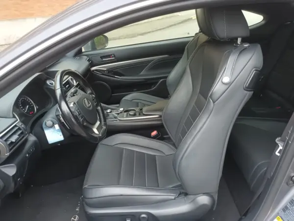 Lexus RC 300h F Sport 17