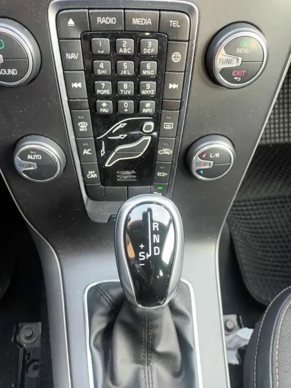 Volvo V40 Cross Country 2.0 D3 Geartronic 18