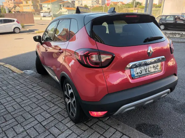 Renault Captur 1.0 TCe Exclusive 8