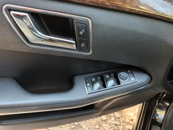Mercedes-Benz E 200 BlueTEC Avantgarde Auto 18