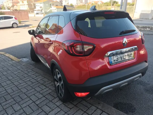 Renault Captur 1.0 TCe Exclusive 4
