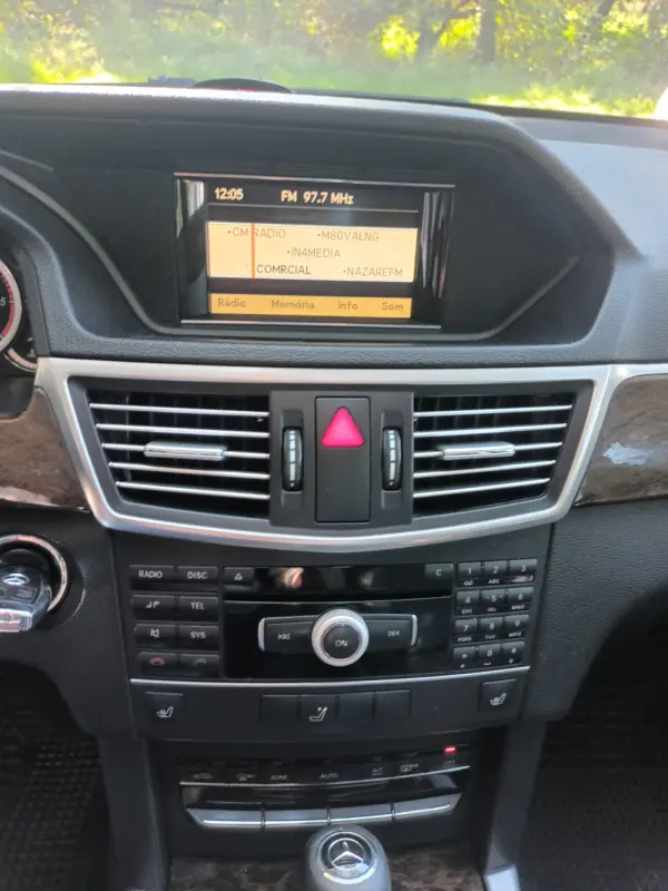 Mercedes-Benz E 200 BlueTEC Avantgarde Auto 16