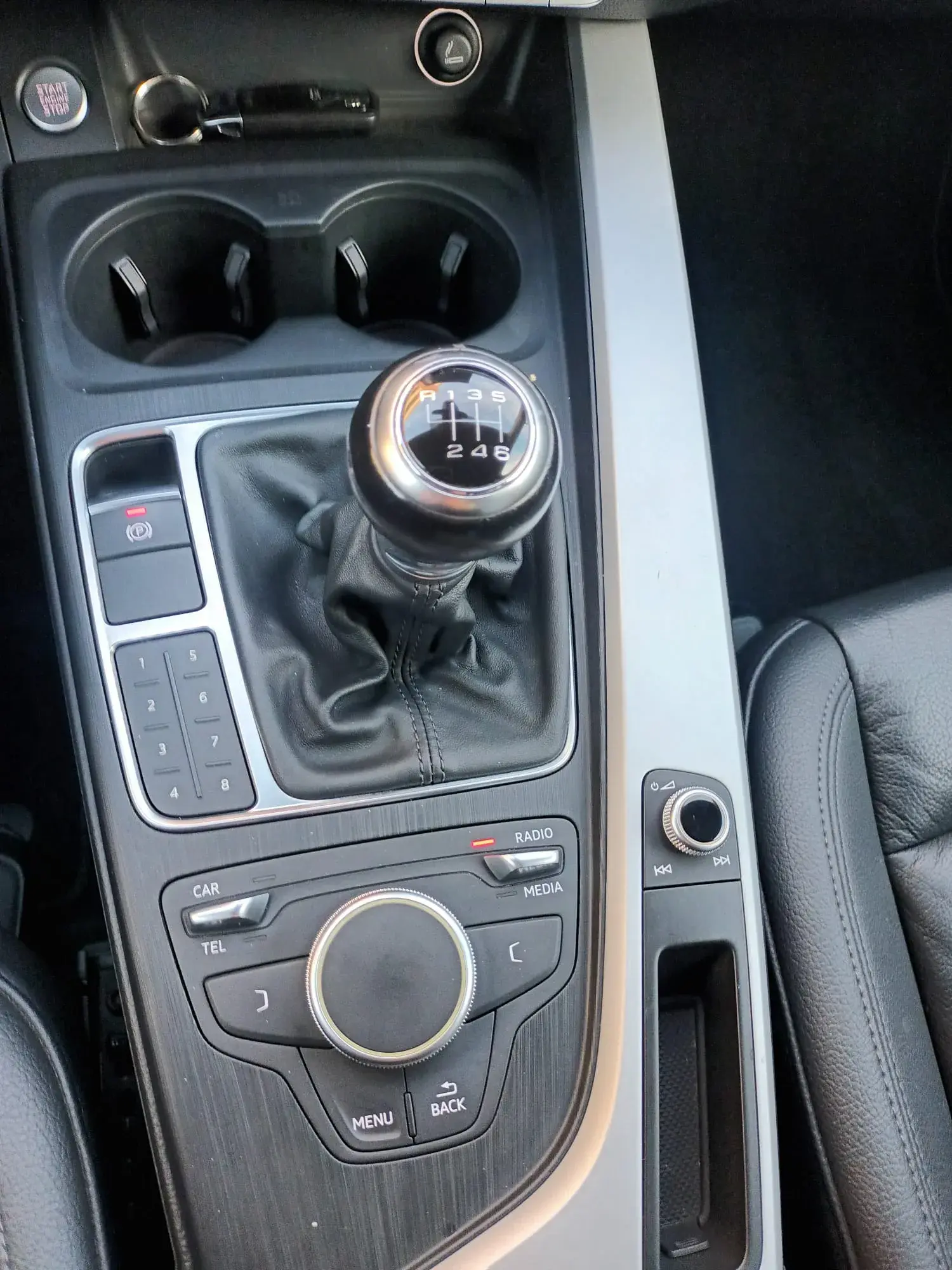 Audi A4 Avant 2.0 TDI Advance 12