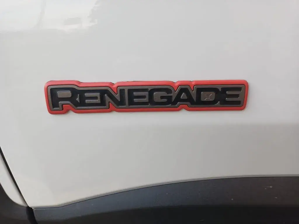 Jeep Renegade 1.0 T Orange Edition 8